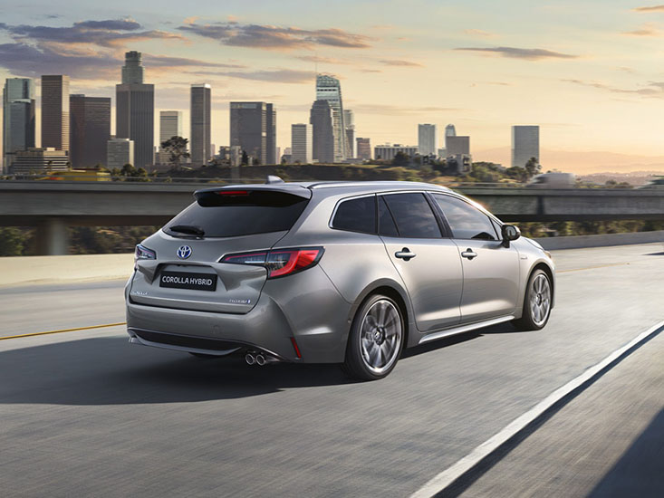 Toyota Corolla Touring Sports 01