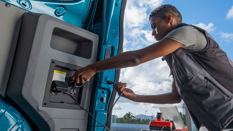 Nuovo Tourneo Custom Ford Chiappetta Cosenza 5